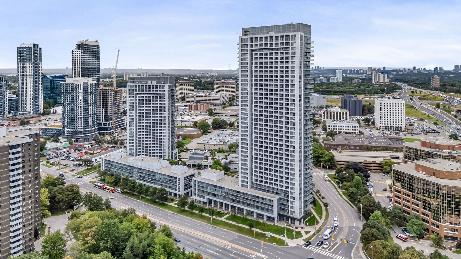 2015 Sheppard Avenue E photo 6