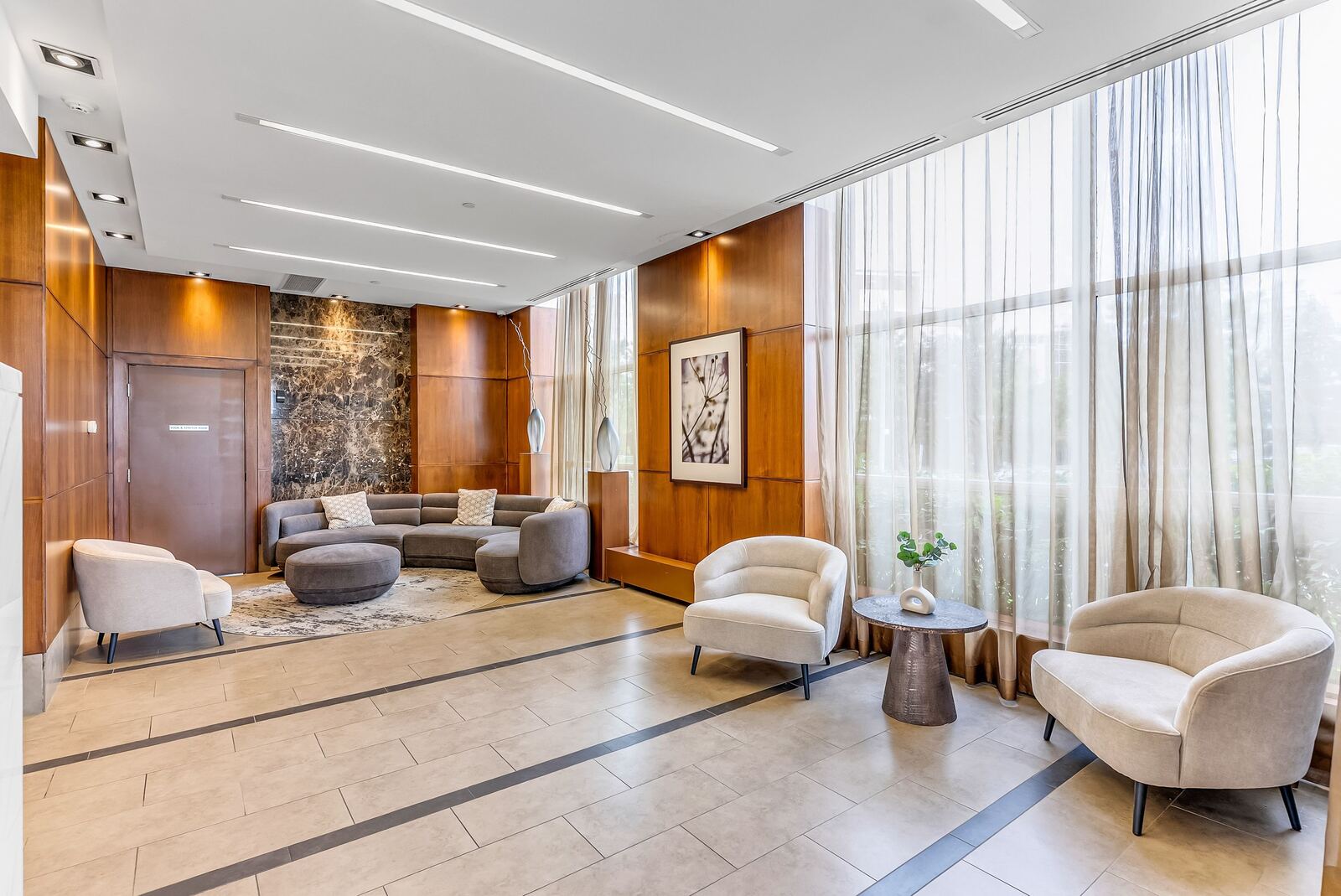 2015 Sheppard Avenue E photo 12