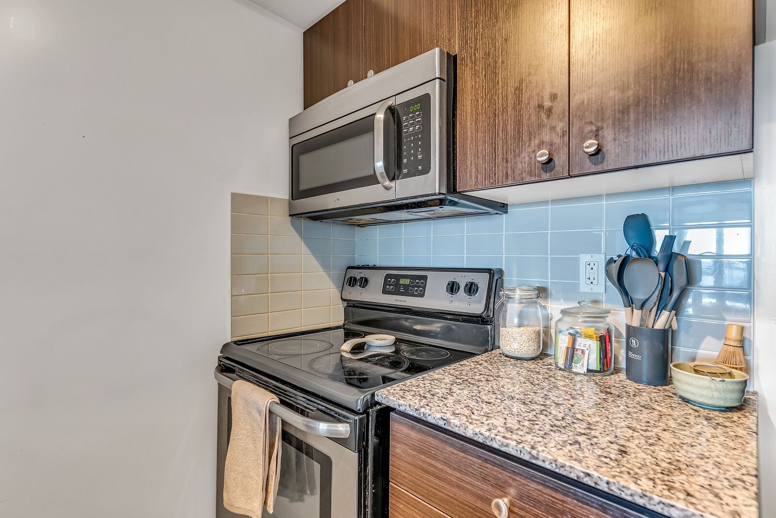 2015 Sheppard Avenue E photo 18