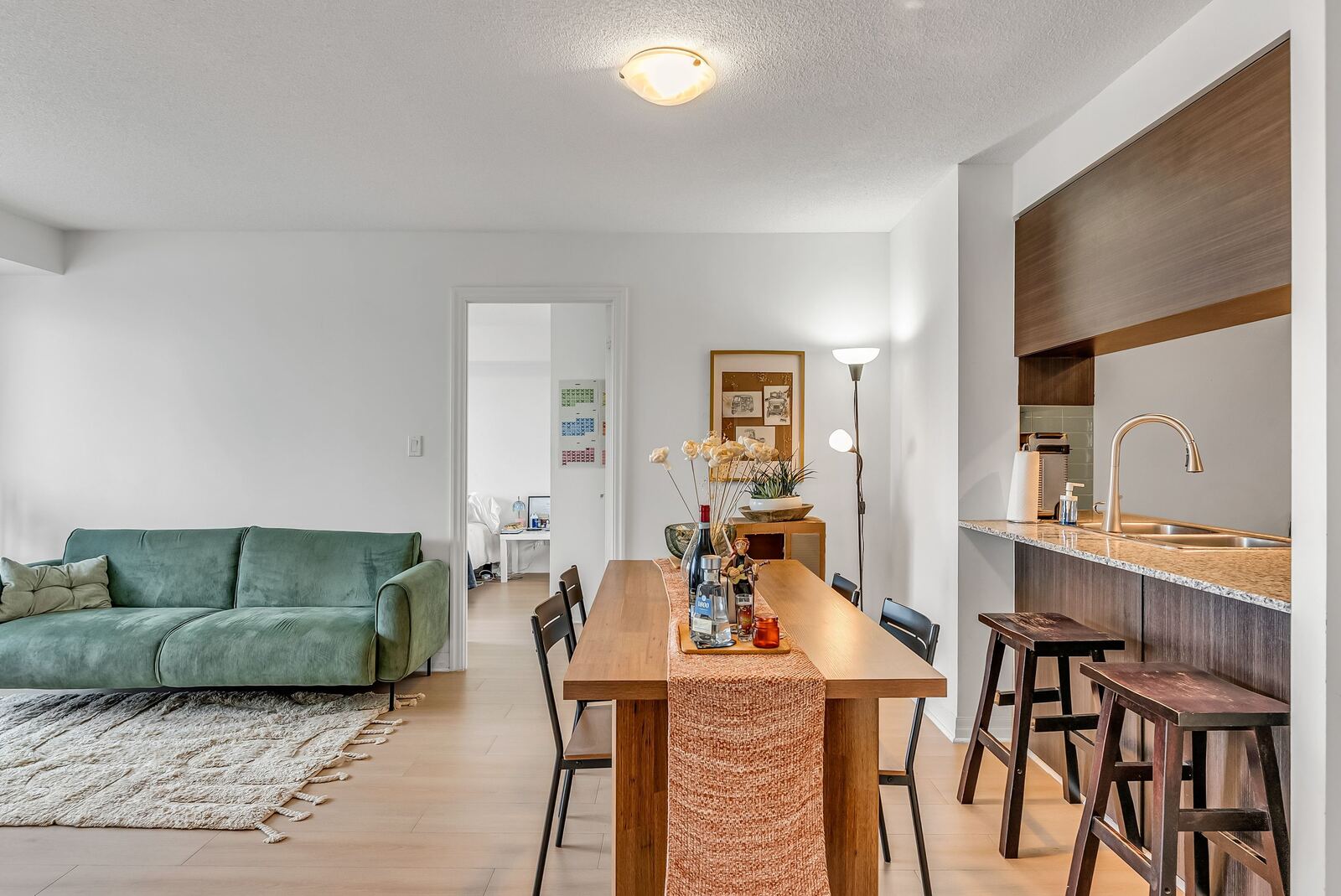 2015 Sheppard Avenue E photo 20