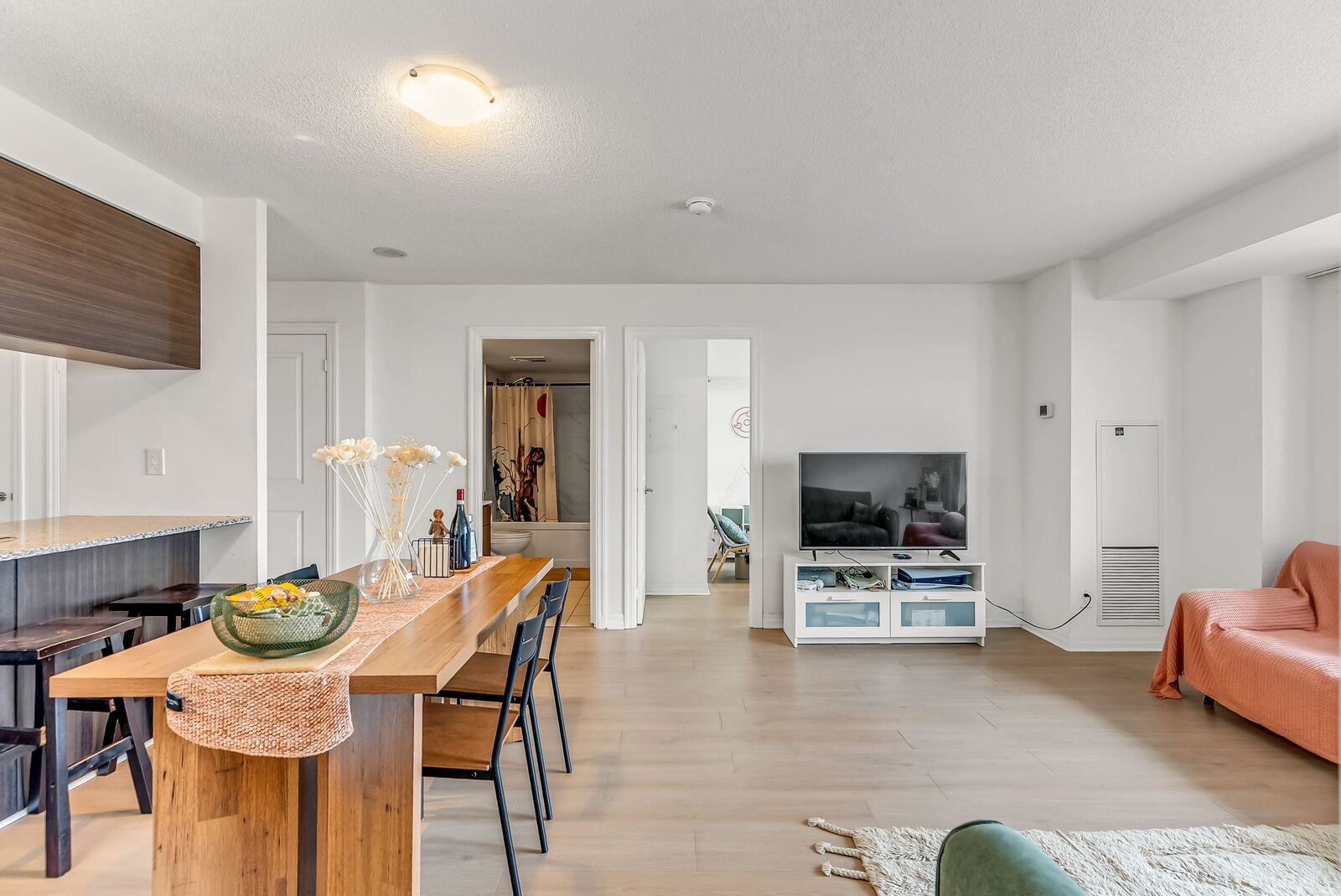 2015 Sheppard Avenue E photo 25