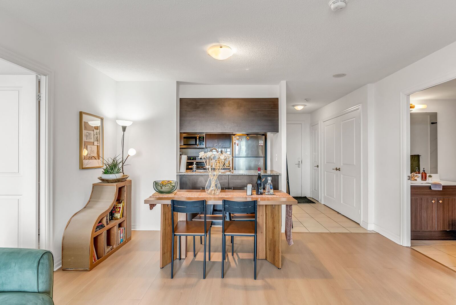 2015 Sheppard Avenue E photo 27