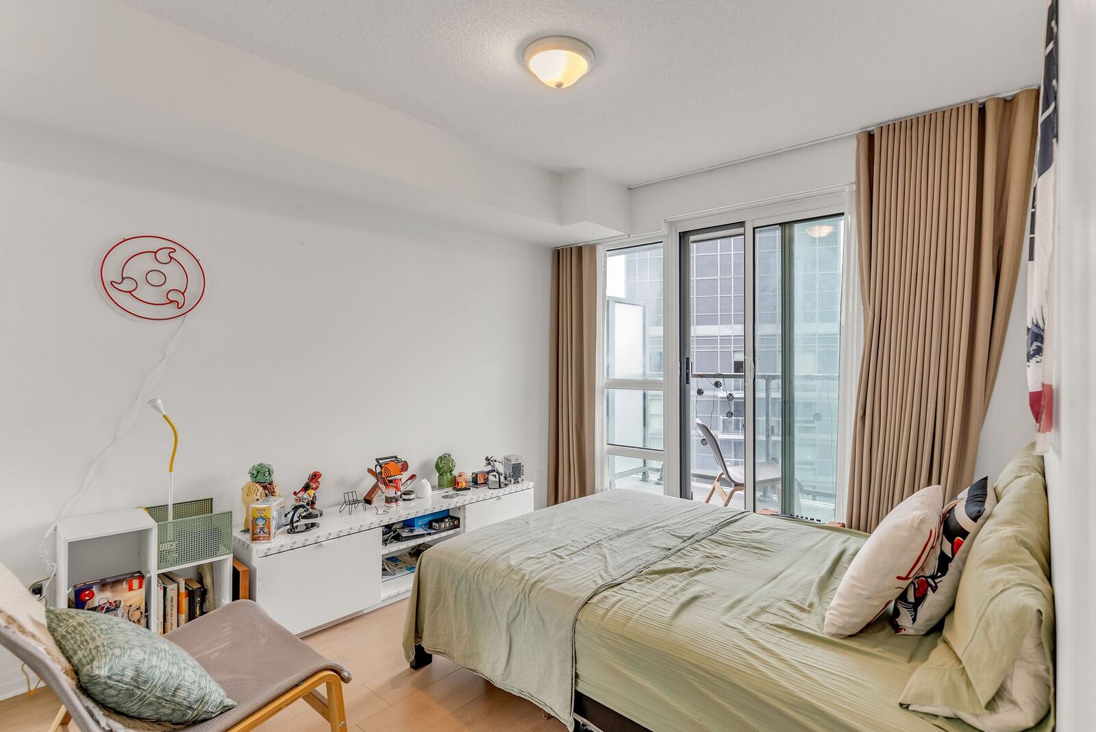 2015 Sheppard Avenue E photo 29