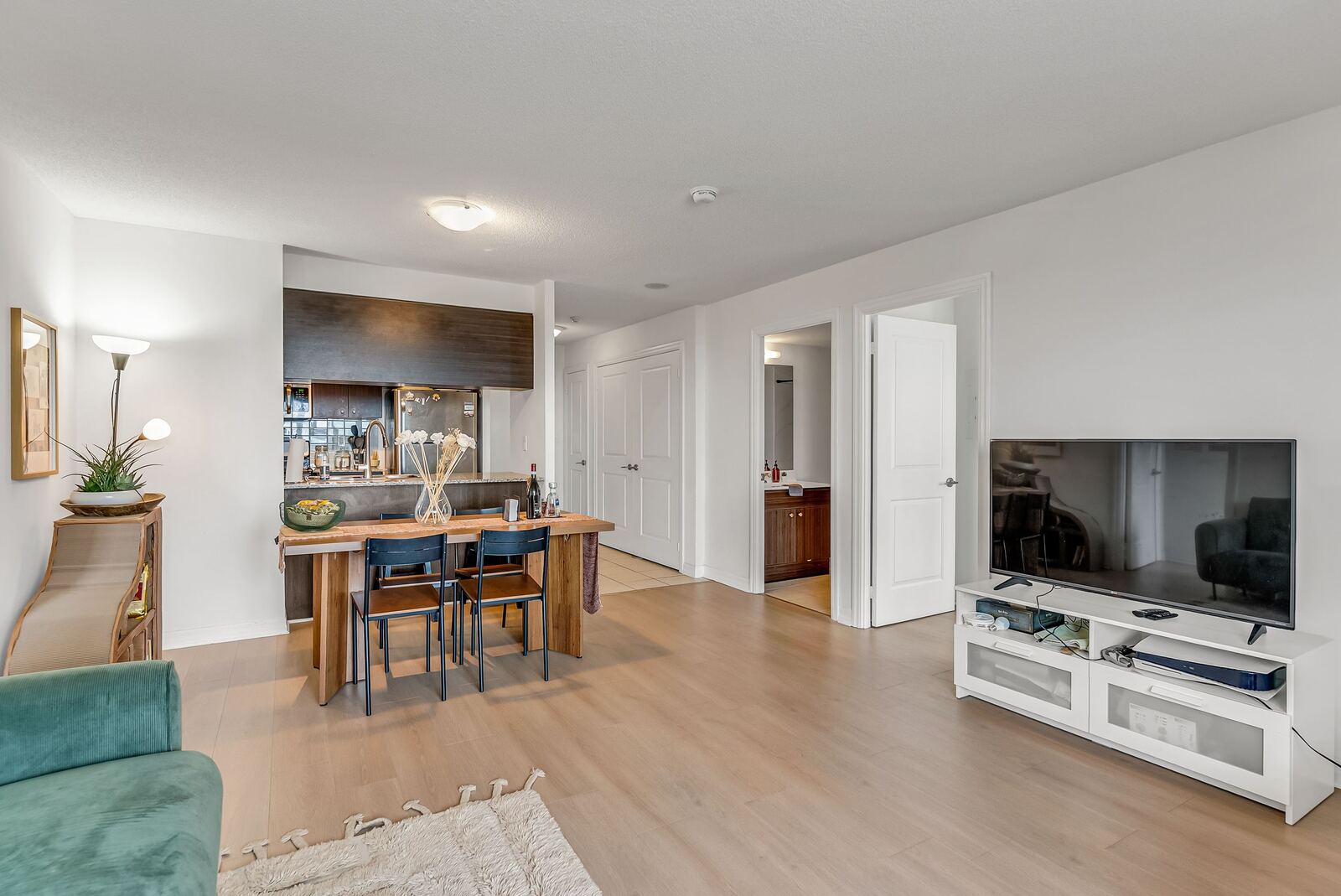2015 Sheppard Avenue E photo 31