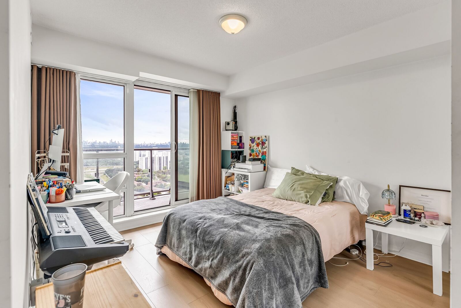 2015 Sheppard Avenue E photo 33