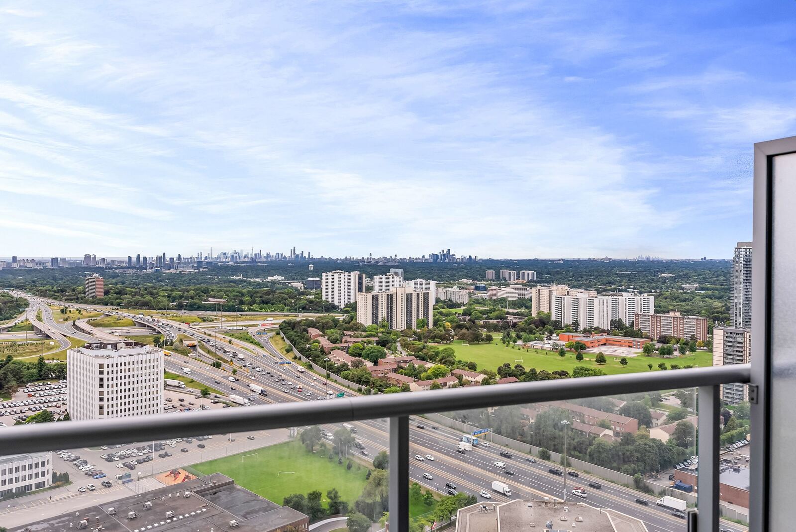 2015 Sheppard Avenue E photo 38
