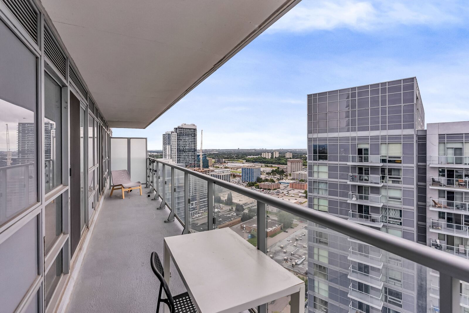 2015 Sheppard Avenue E photo 41