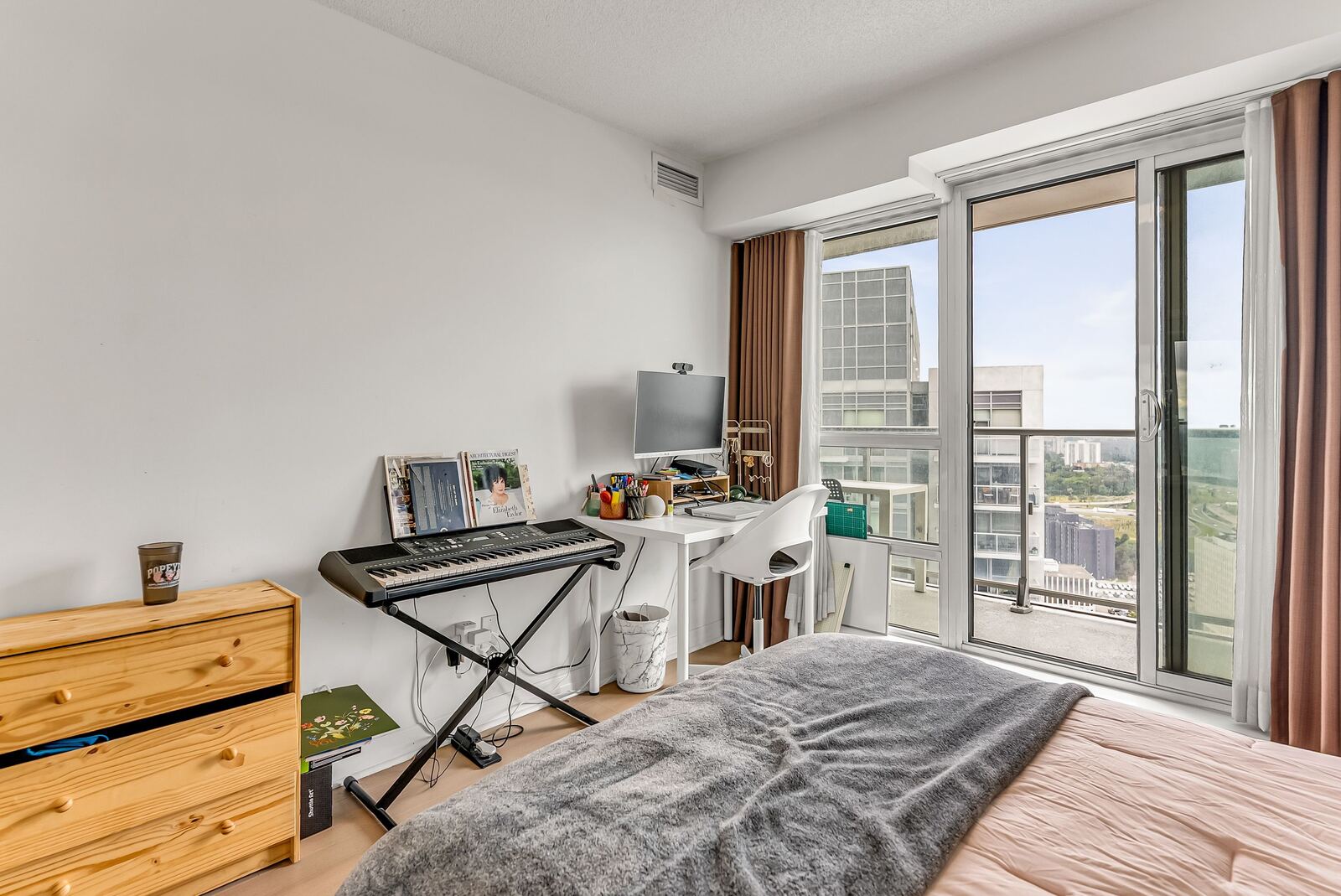 2015 Sheppard Avenue E photo 48