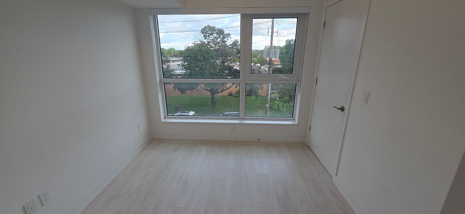 8 Tippett Road photo 4