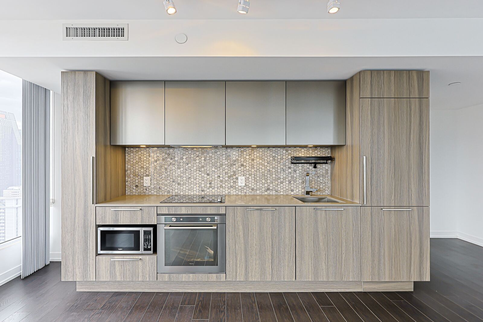 85 Wood Street photo 3