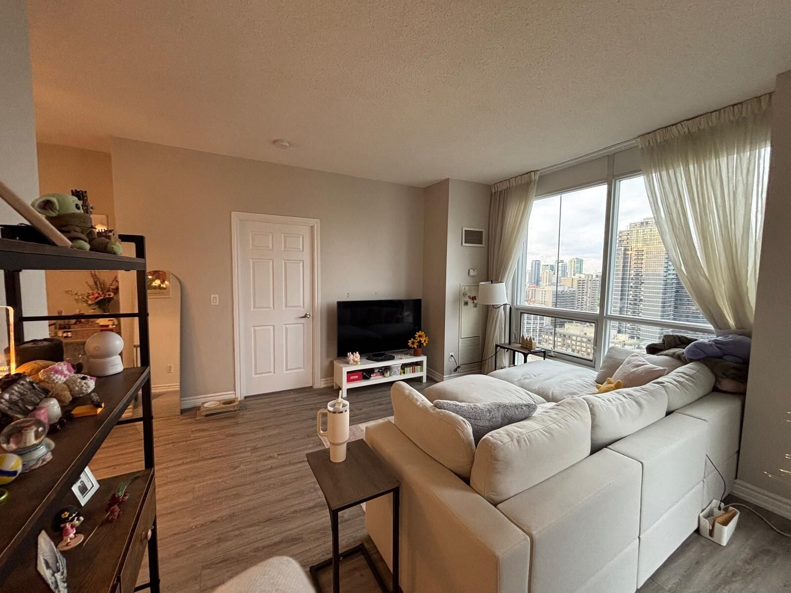 761 Bay Street photo 5