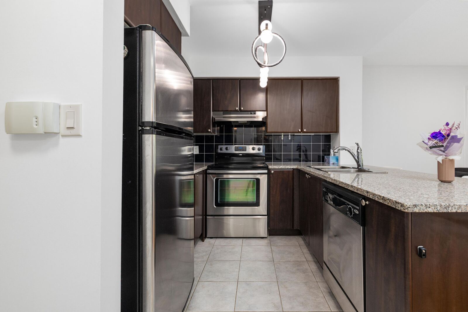 35 Hollywood Avenue photo 20