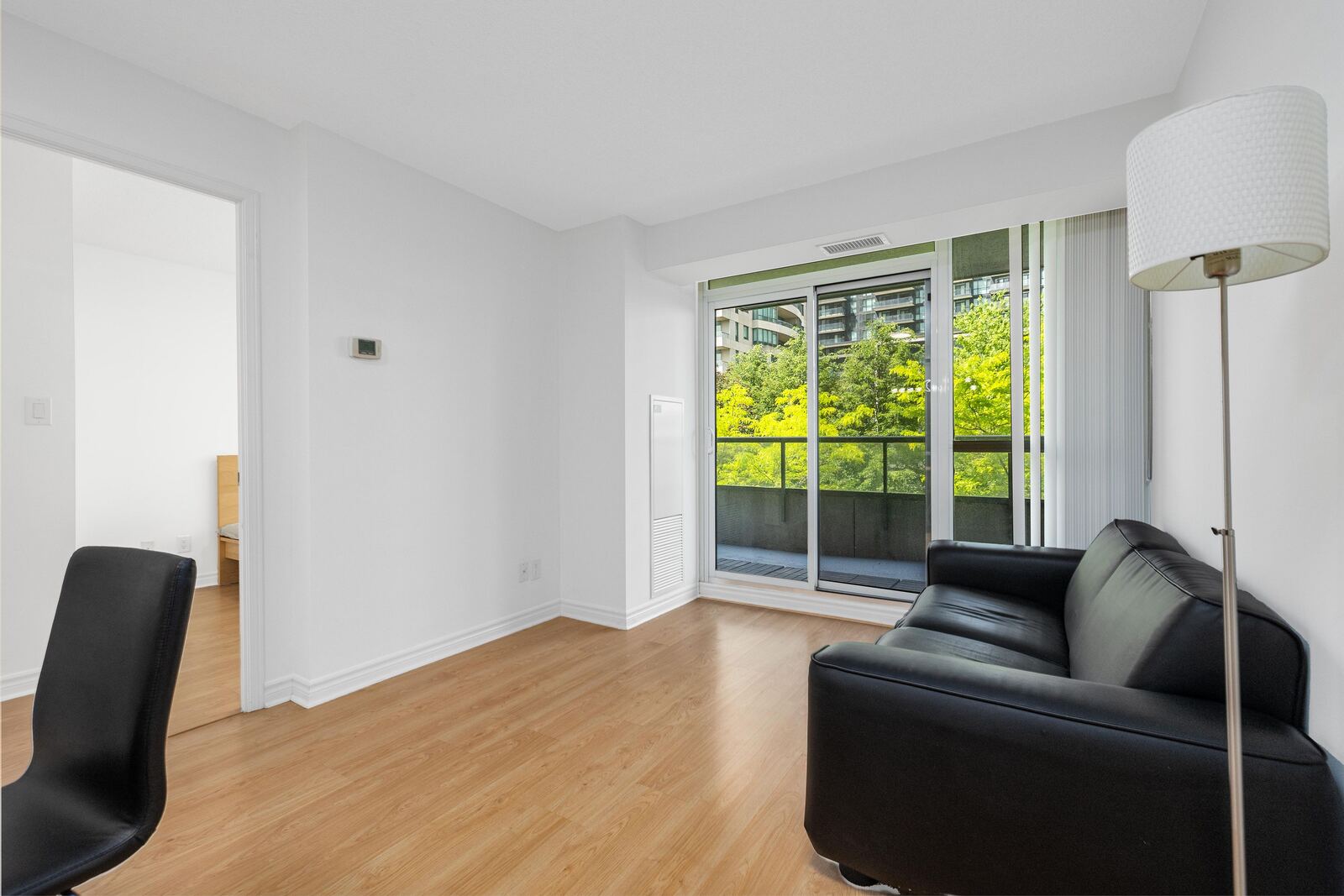 35 Hollywood Avenue photo 29