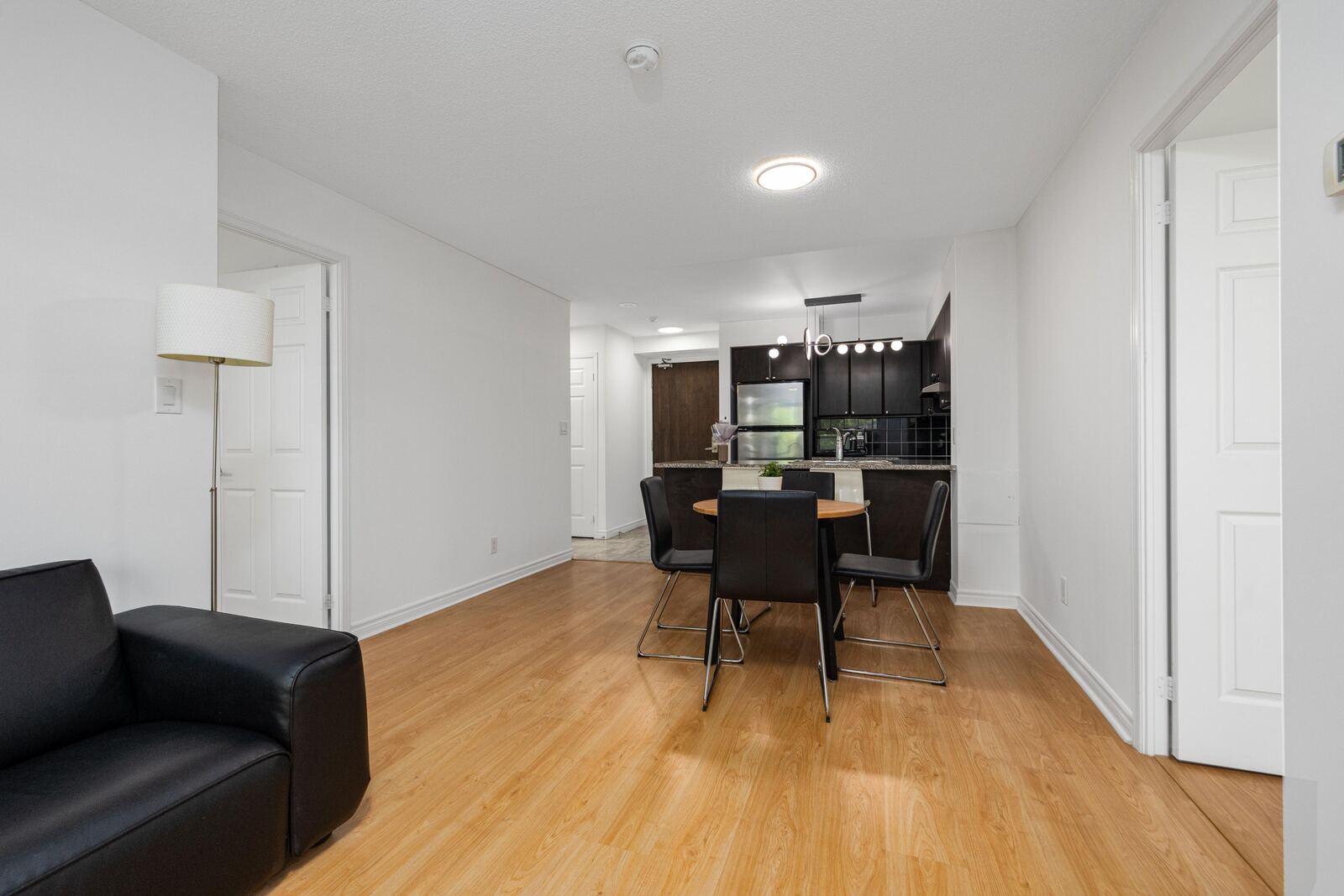 35 Hollywood Avenue photo 32