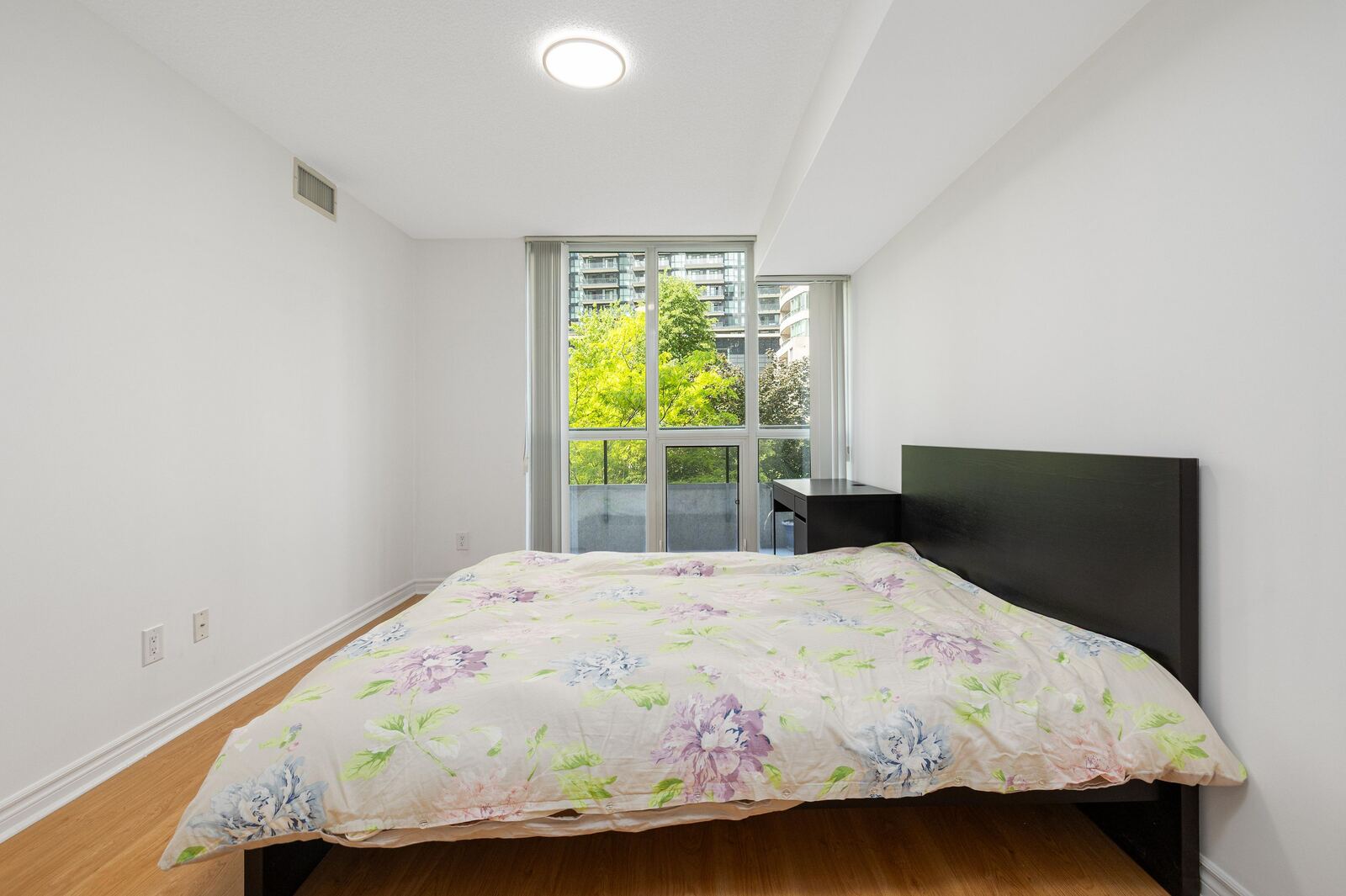 35 Hollywood Avenue photo 34