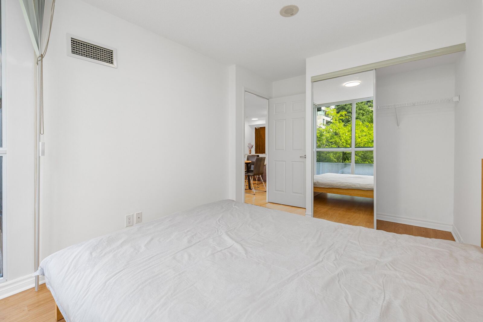 35 Hollywood Avenue photo 50