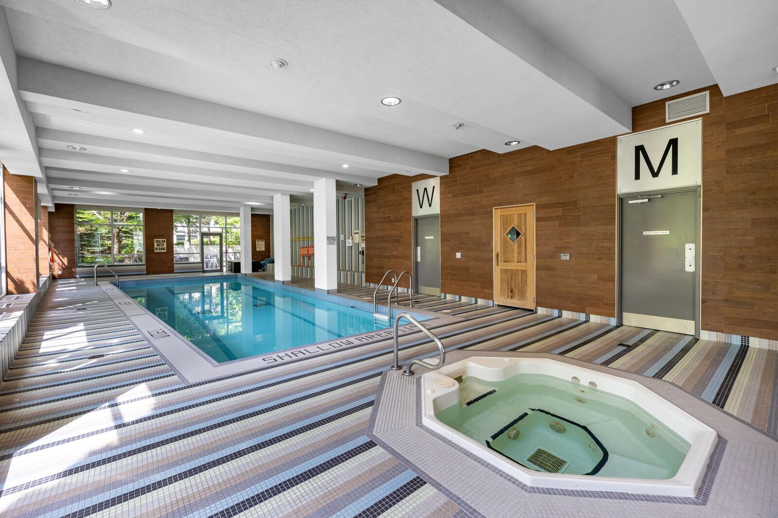 35 Hollywood Avenue photo 68