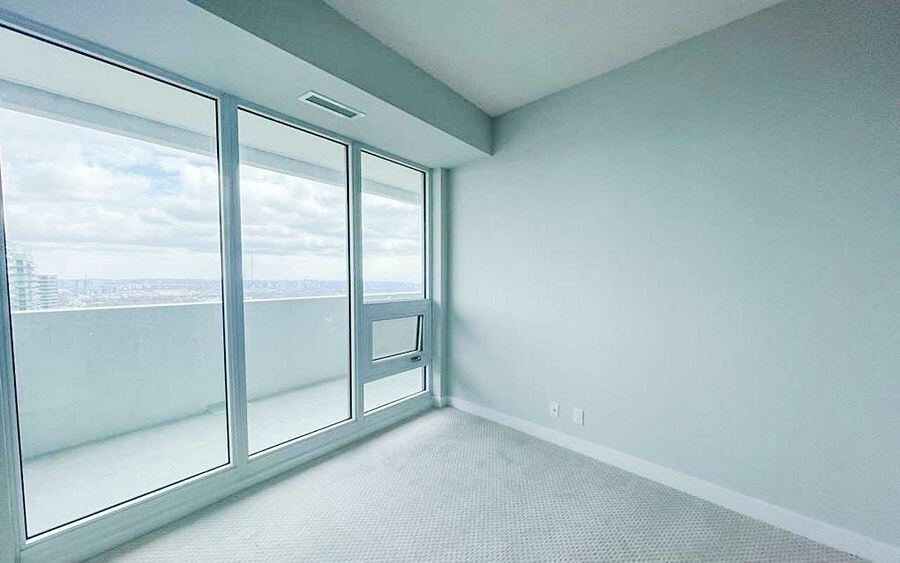 2221 Yonge Street photo 10