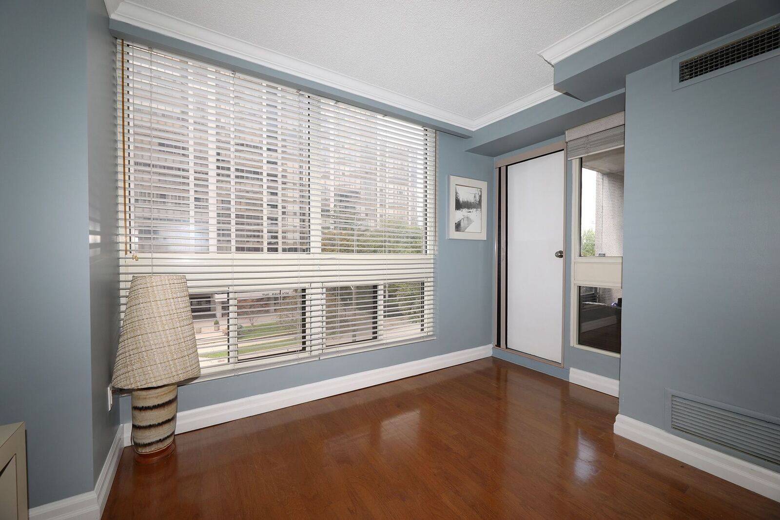 5 Kenneth Avenue photo 2