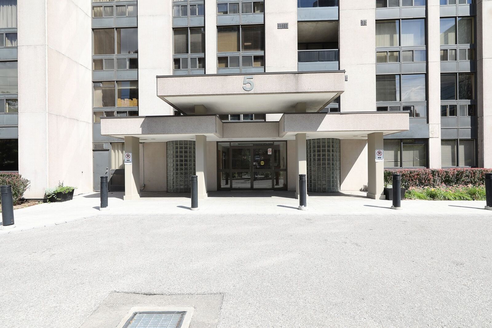 5 Kenneth Avenue photo 7
