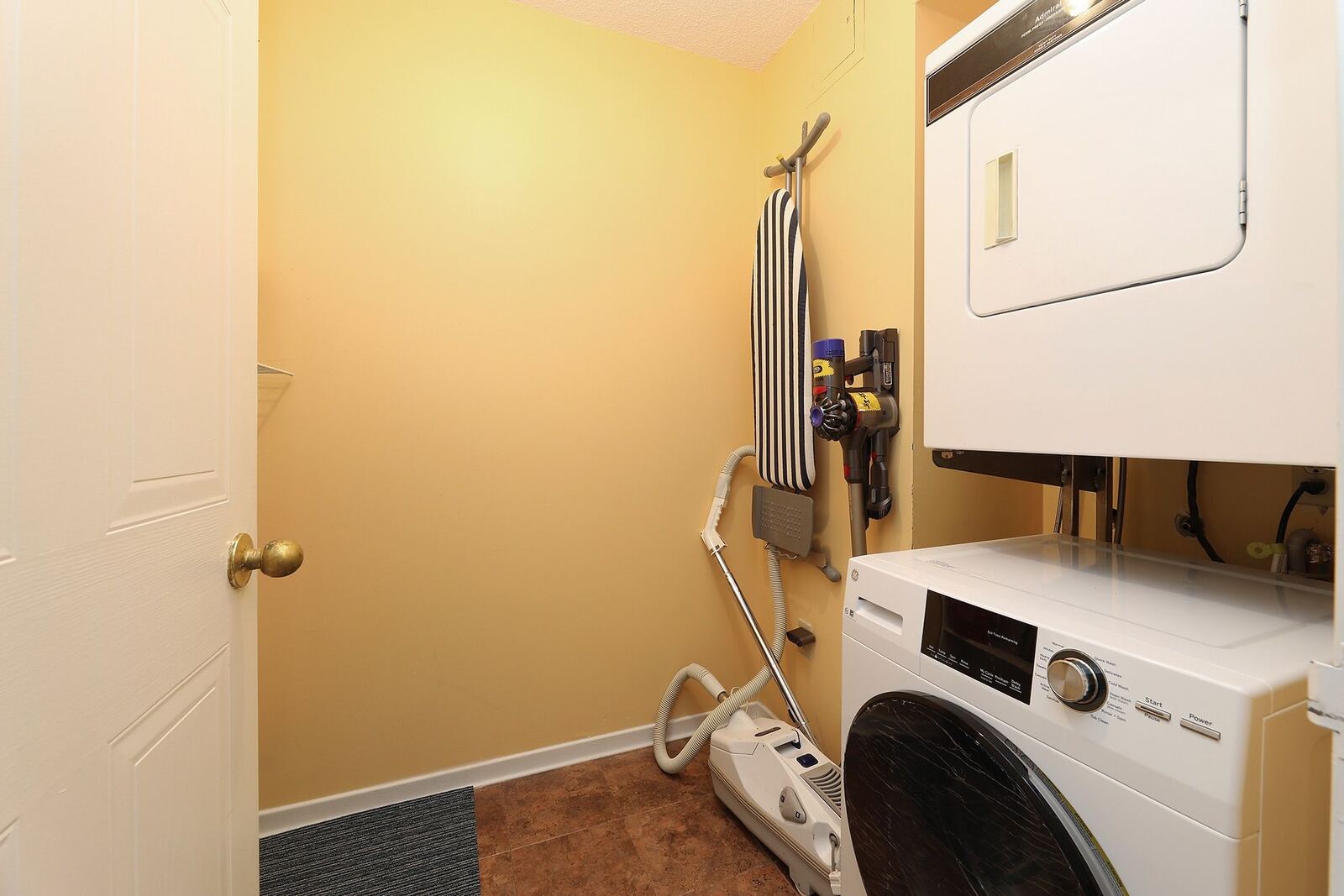 5 Kenneth Avenue photo 18