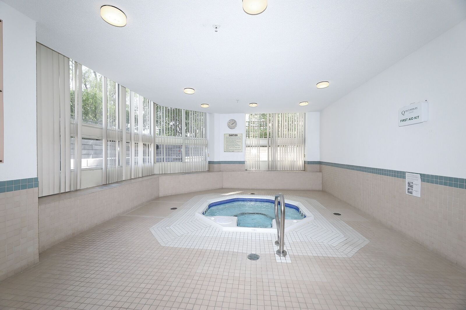 5 Kenneth Avenue photo 22