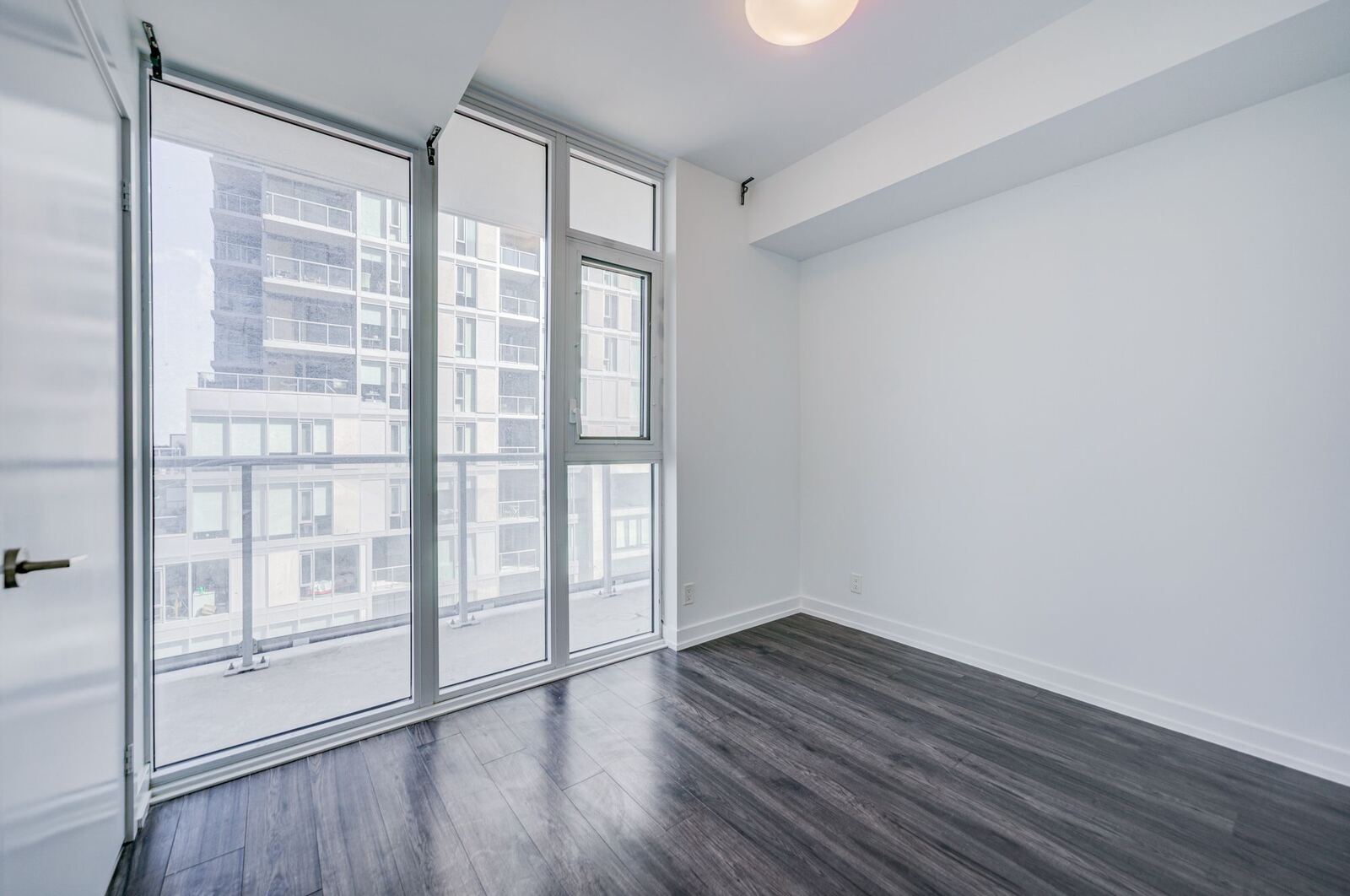 33 Helendale Avenue photo 3
