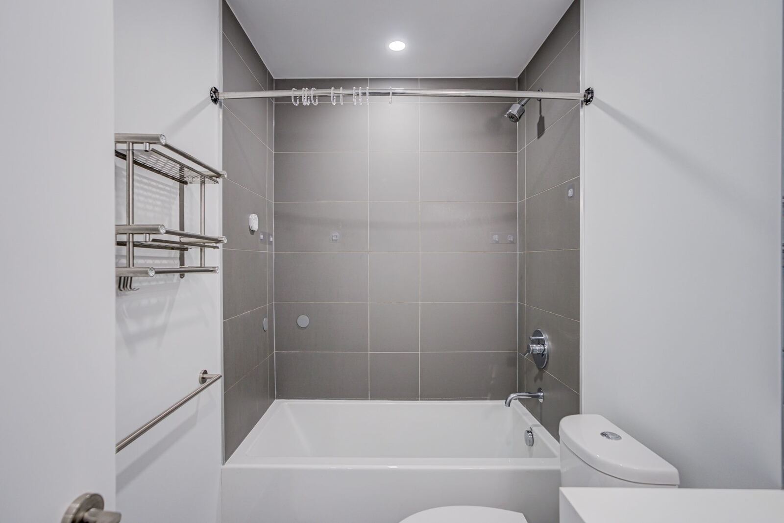 33 Helendale Avenue photo 10