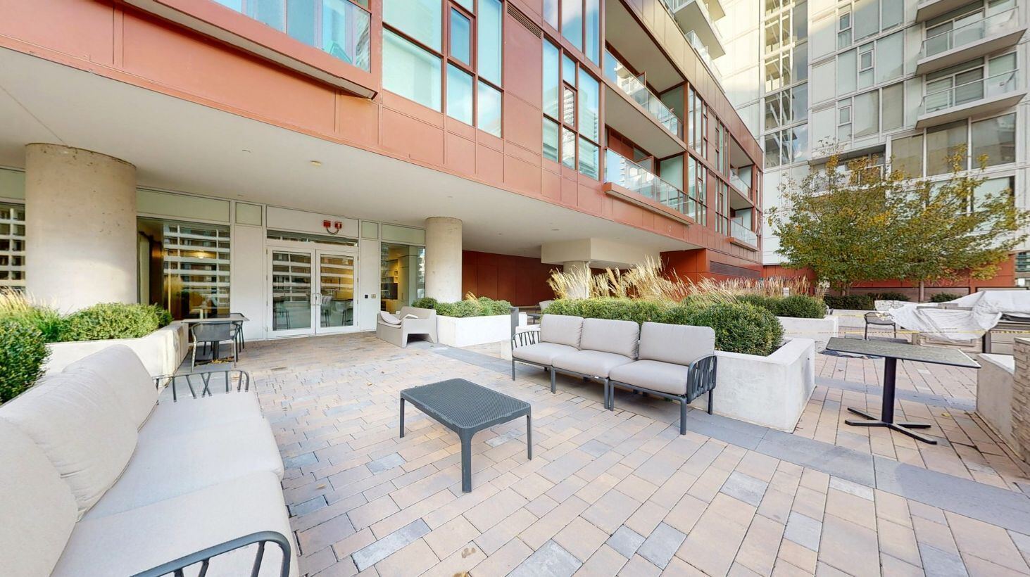 33 Helendale Avenue photo 44