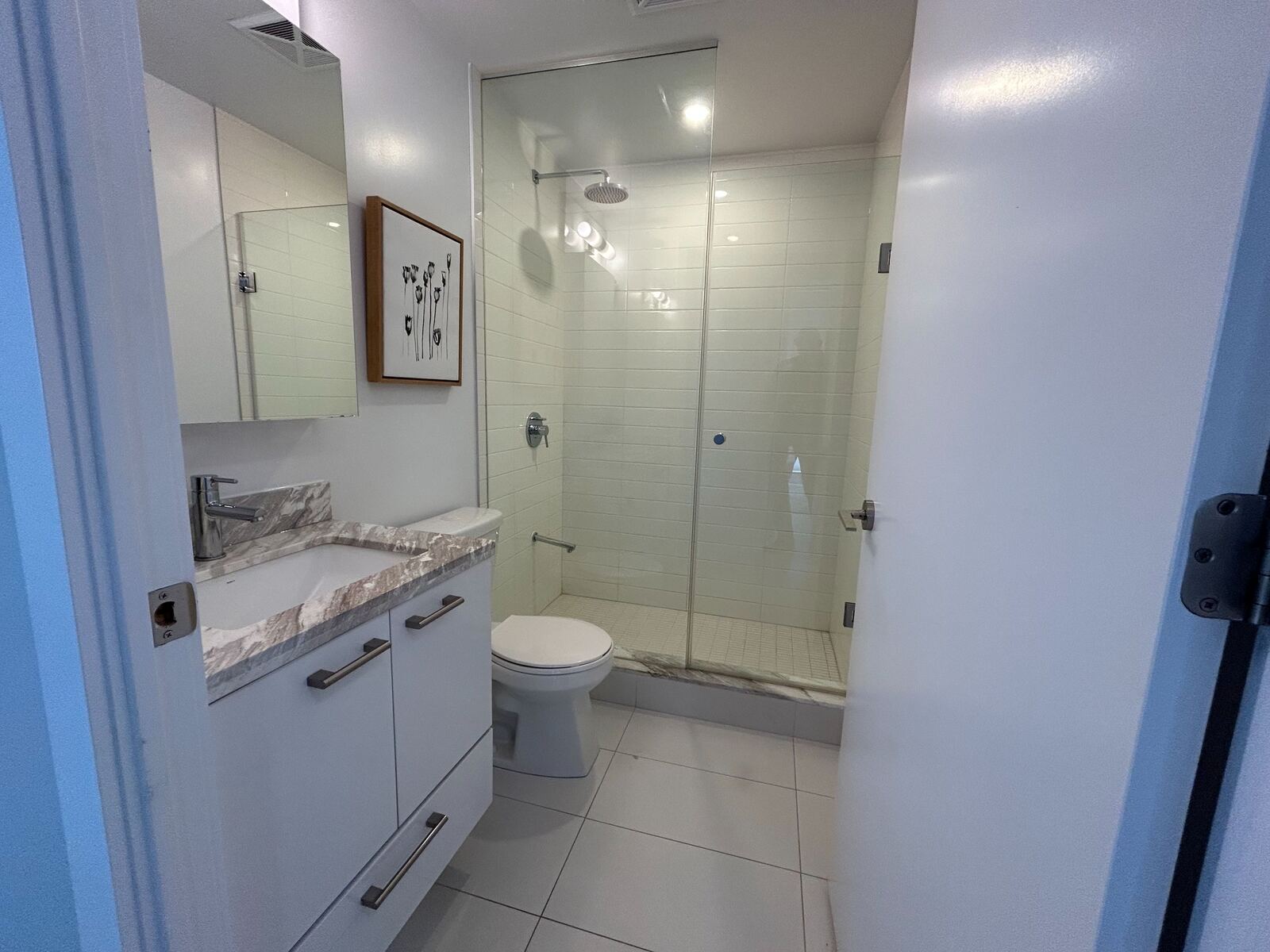 2221 Yonge Street photo 4