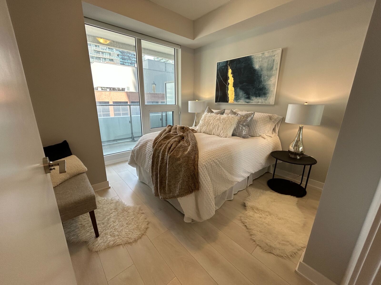 2221 Yonge Street photo 18