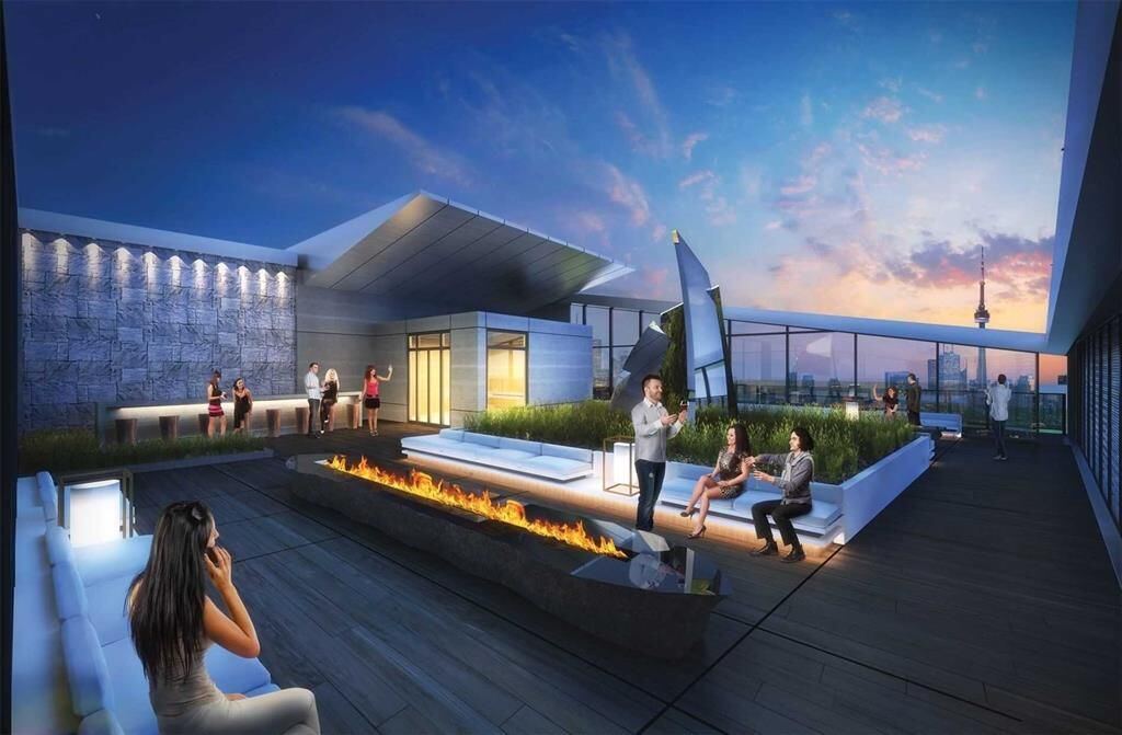 2221 Yonge Street photo 23