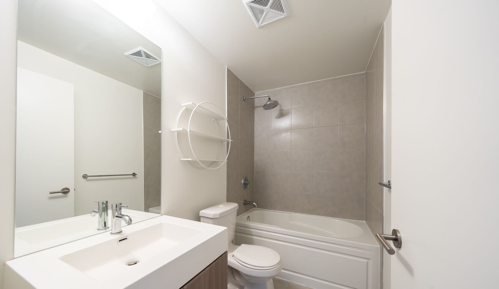 160 Vanderhoof Avenue photo 6