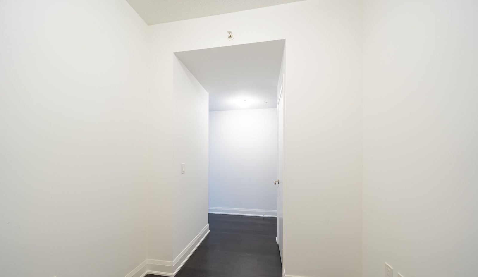 160 Vanderhoof Avenue photo 17