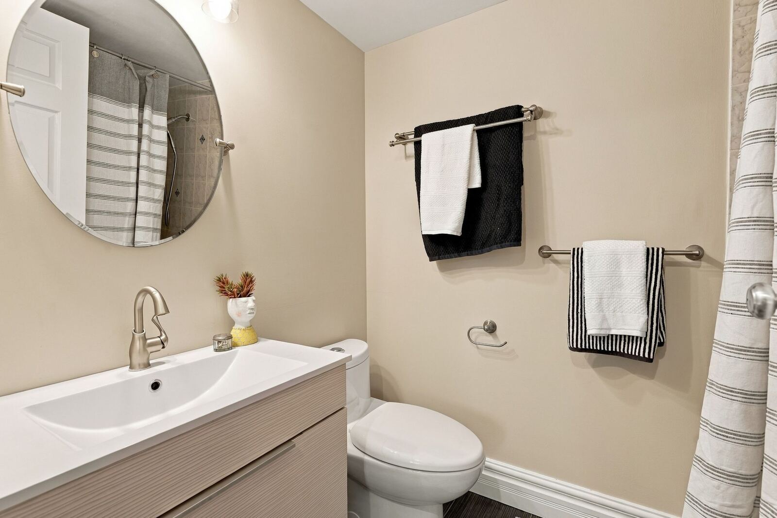 222 The Esplanade Avenue photo 20