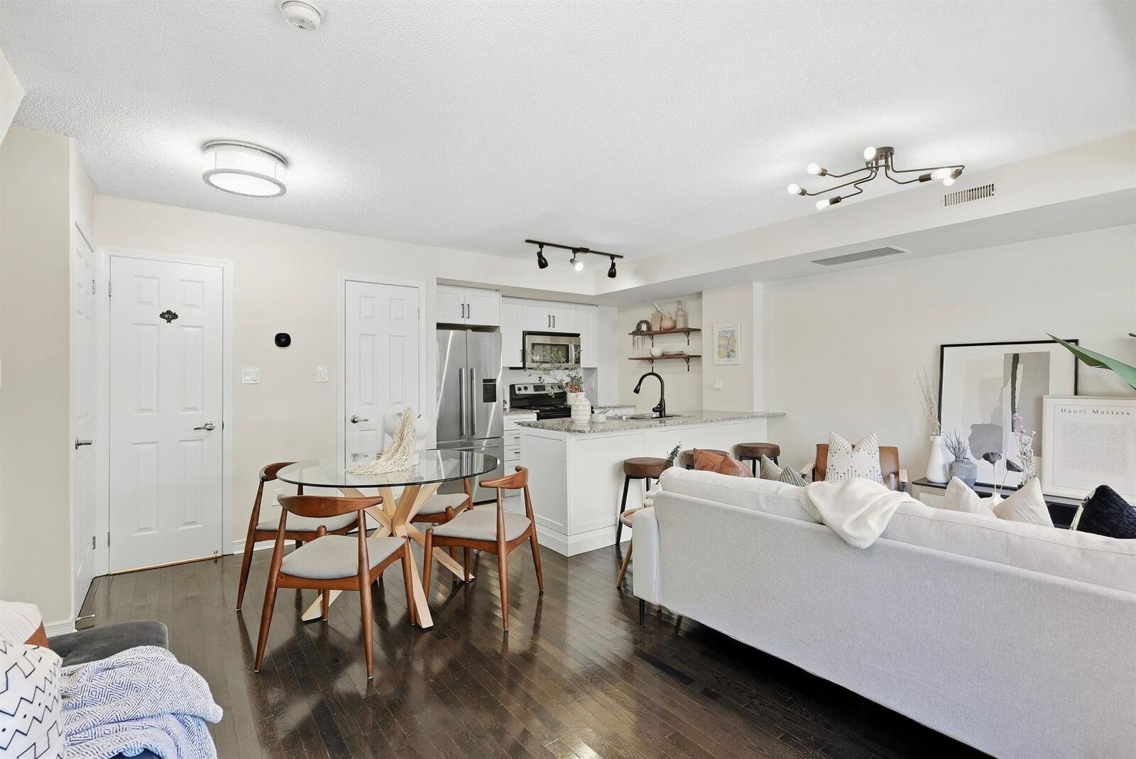 11 Ruttan Street photo 1