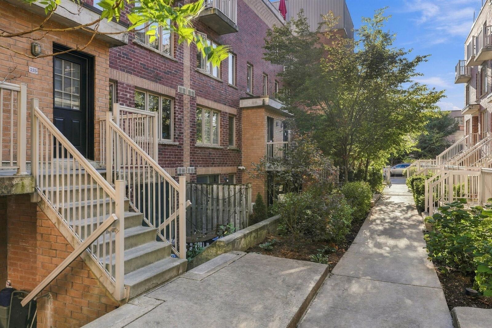 11 Ruttan Street photo 3