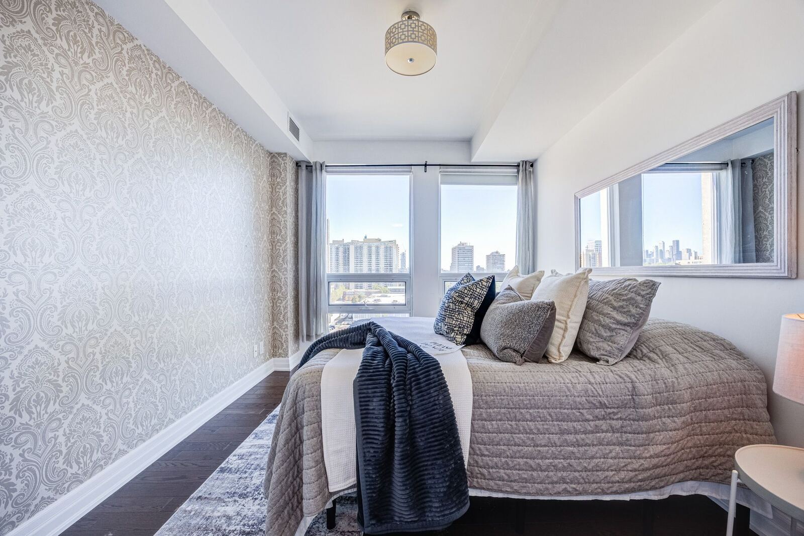 500 St Clair Avenue W photo 9