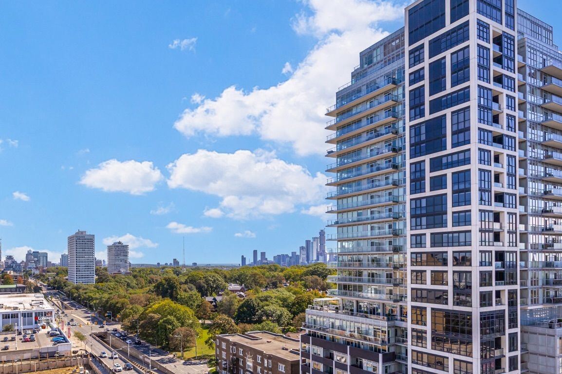 500 St Clair Avenue W photo 24