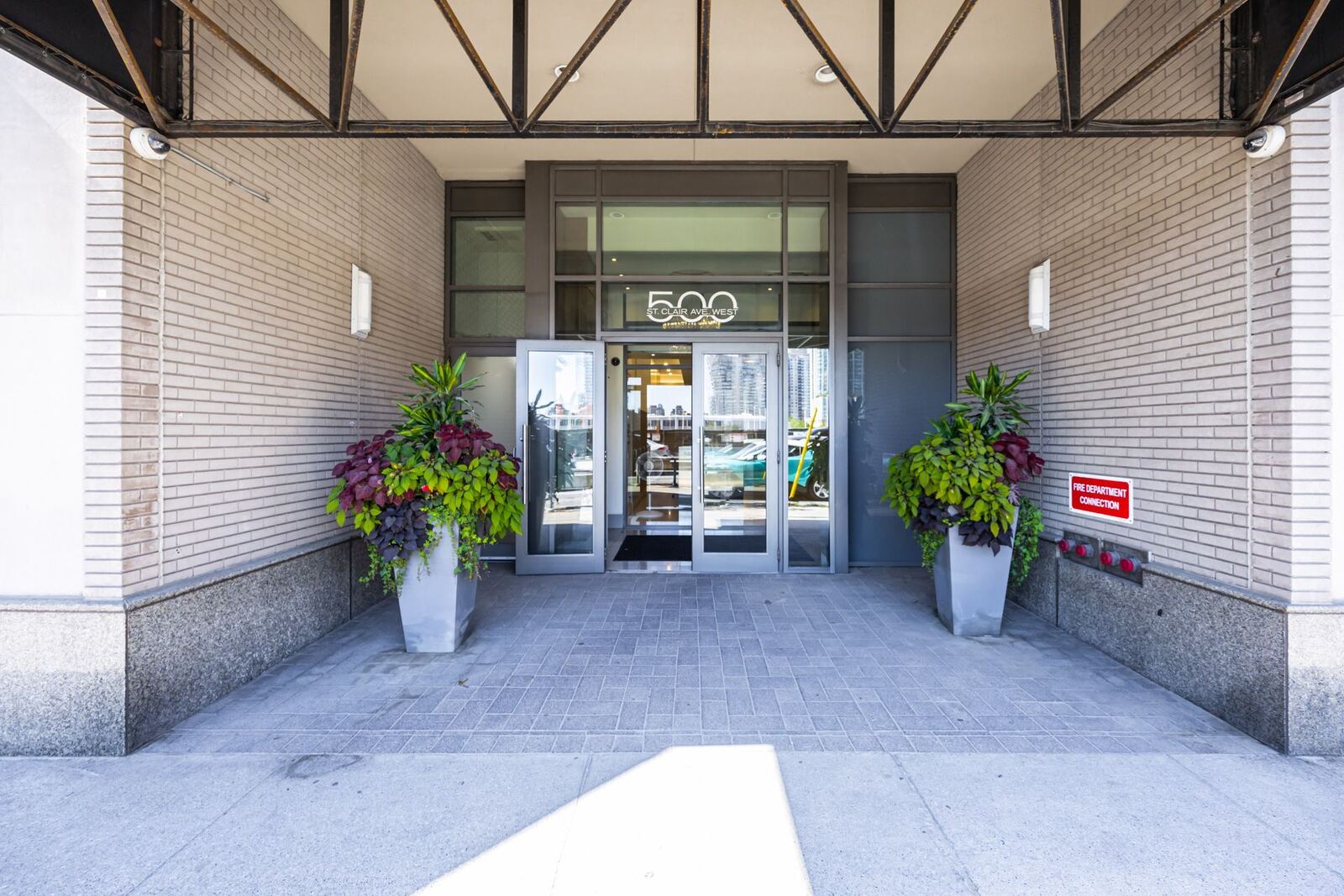 500 St Clair Avenue W photo 28