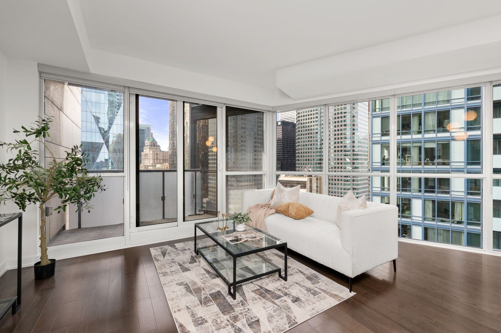 1 The Esplanade Avenue photo 3