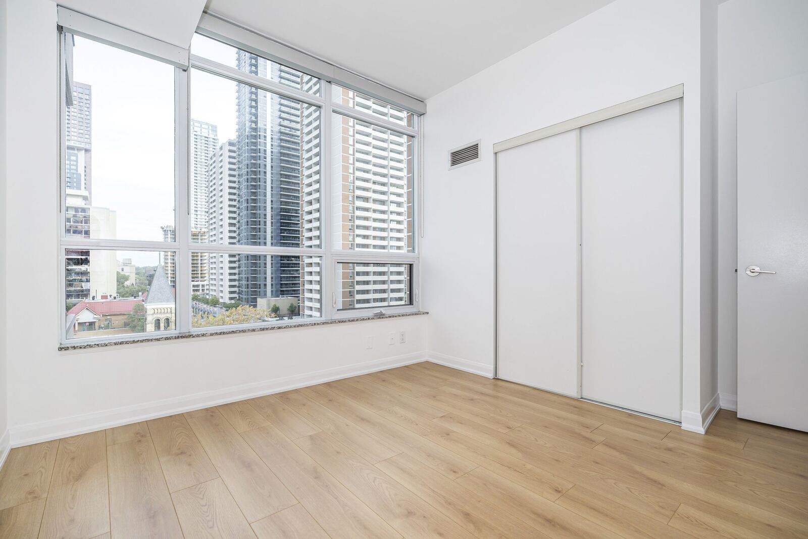 500 Sherbourne Street photo 22