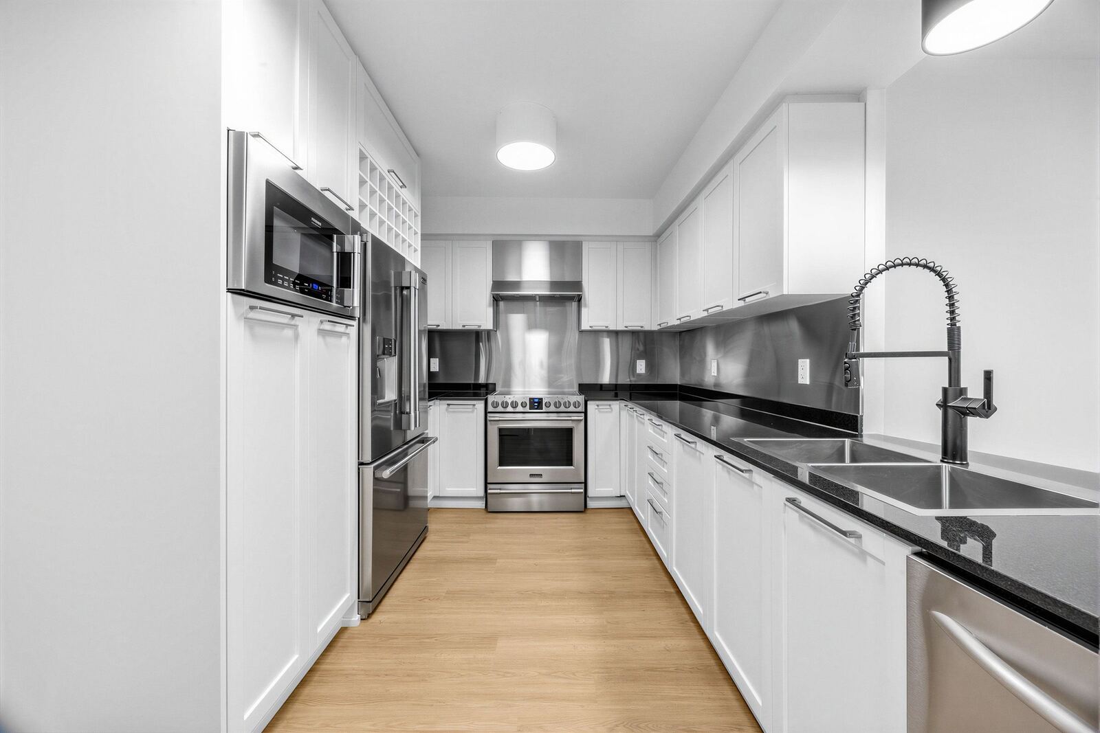 38 William Carson Crescent photo 3