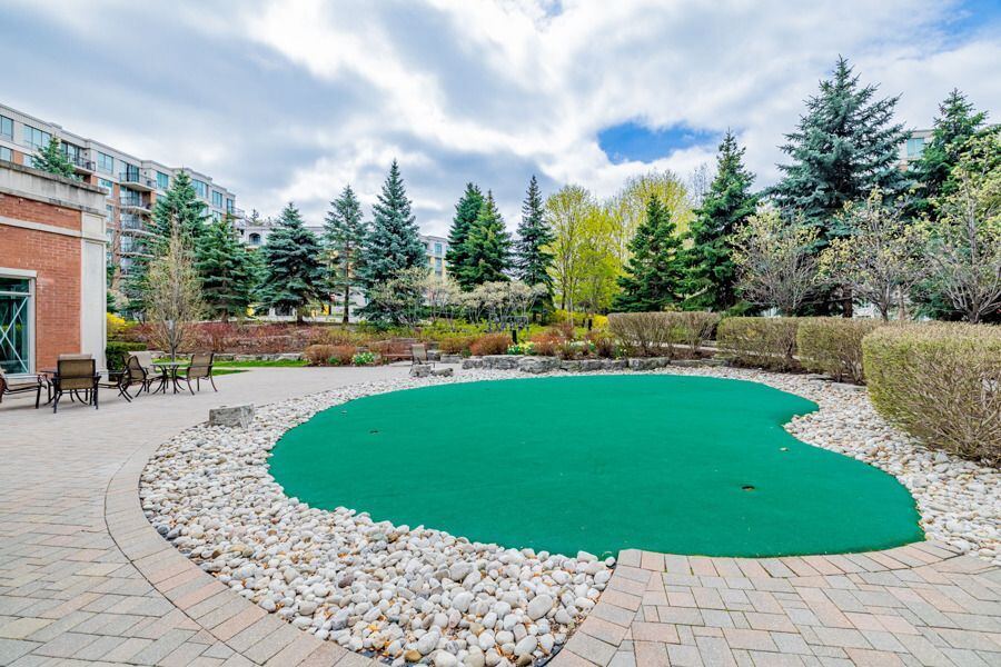 38 William Carson Crescent photo 21