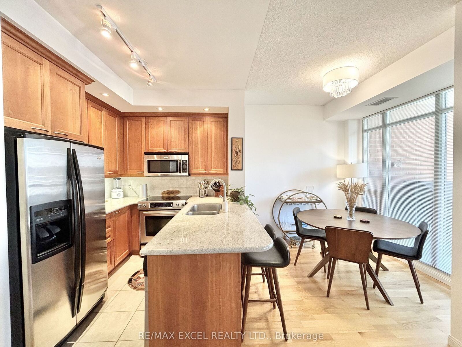 900 Mount Pleasant Road photo 8