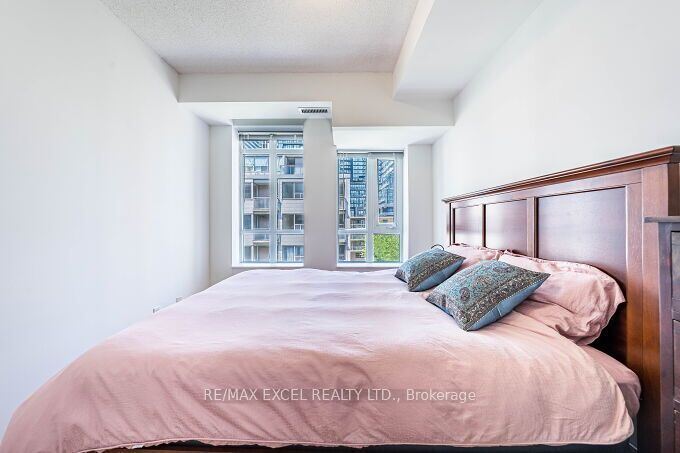900 Mount Pleasant Road photo 16