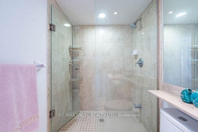 900 Mount Pleasant Road photo 20