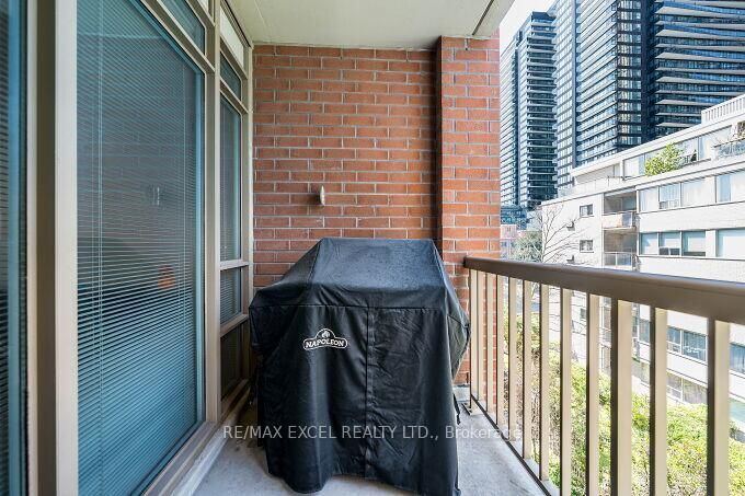 900 Mount Pleasant Road photo 23