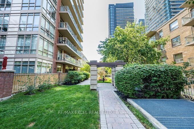 900 Mount Pleasant Road photo 39