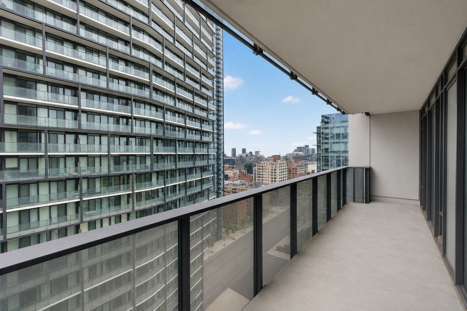 330 Richmond Street W photo 6